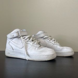 SOLD(Depop) White Nike Air Force 1 Mid LE Size 7y Big Kids 7